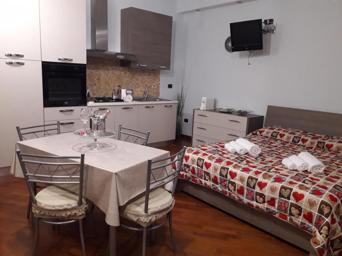Monovano Eumorfia Apartment Triggiano Bagian luar foto