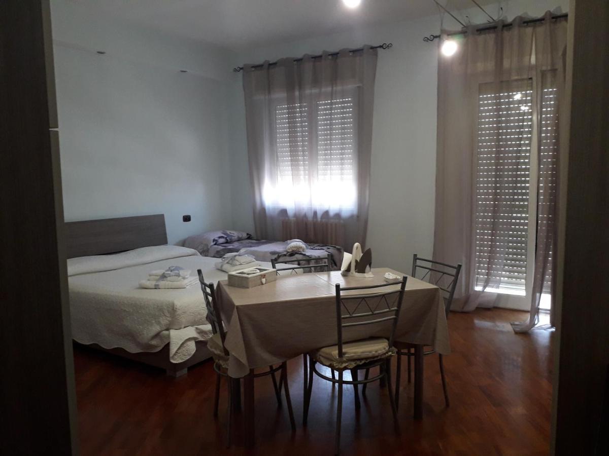 Monovano Eumorfia Apartment Triggiano Bagian luar foto