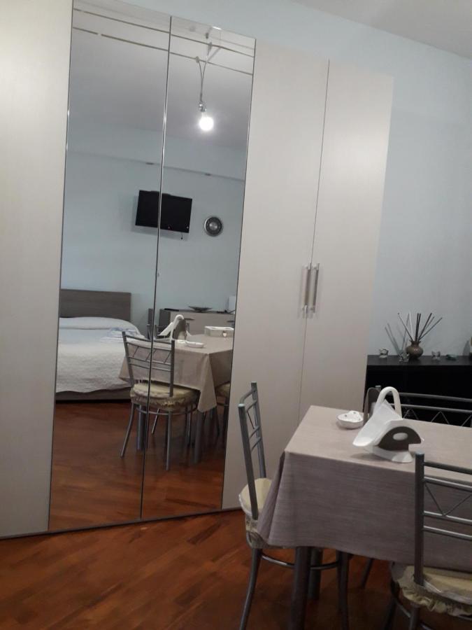 Monovano Eumorfia Apartment Triggiano Bagian luar foto