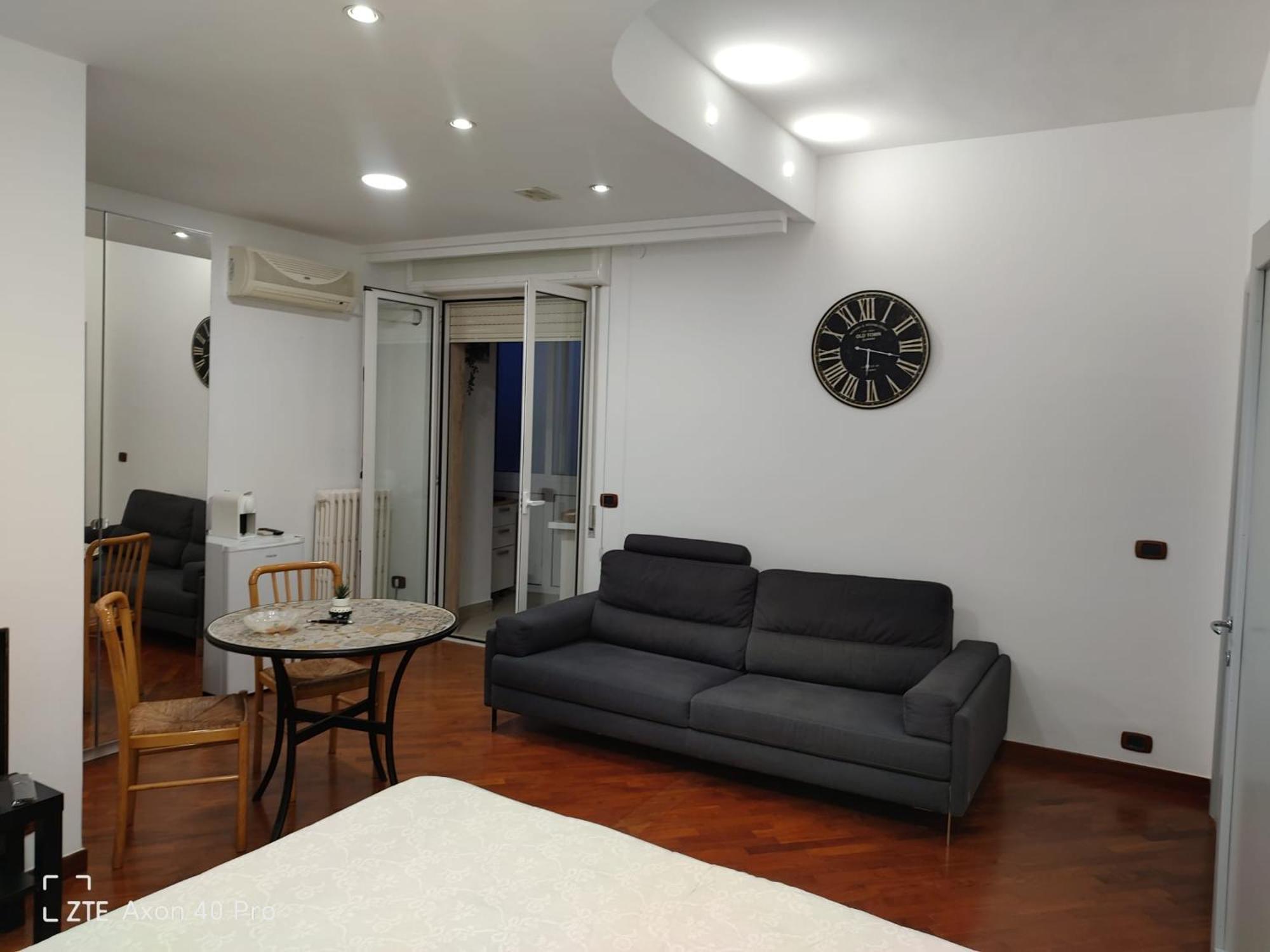 Monovano Eumorfia Apartment Triggiano Bagian luar foto